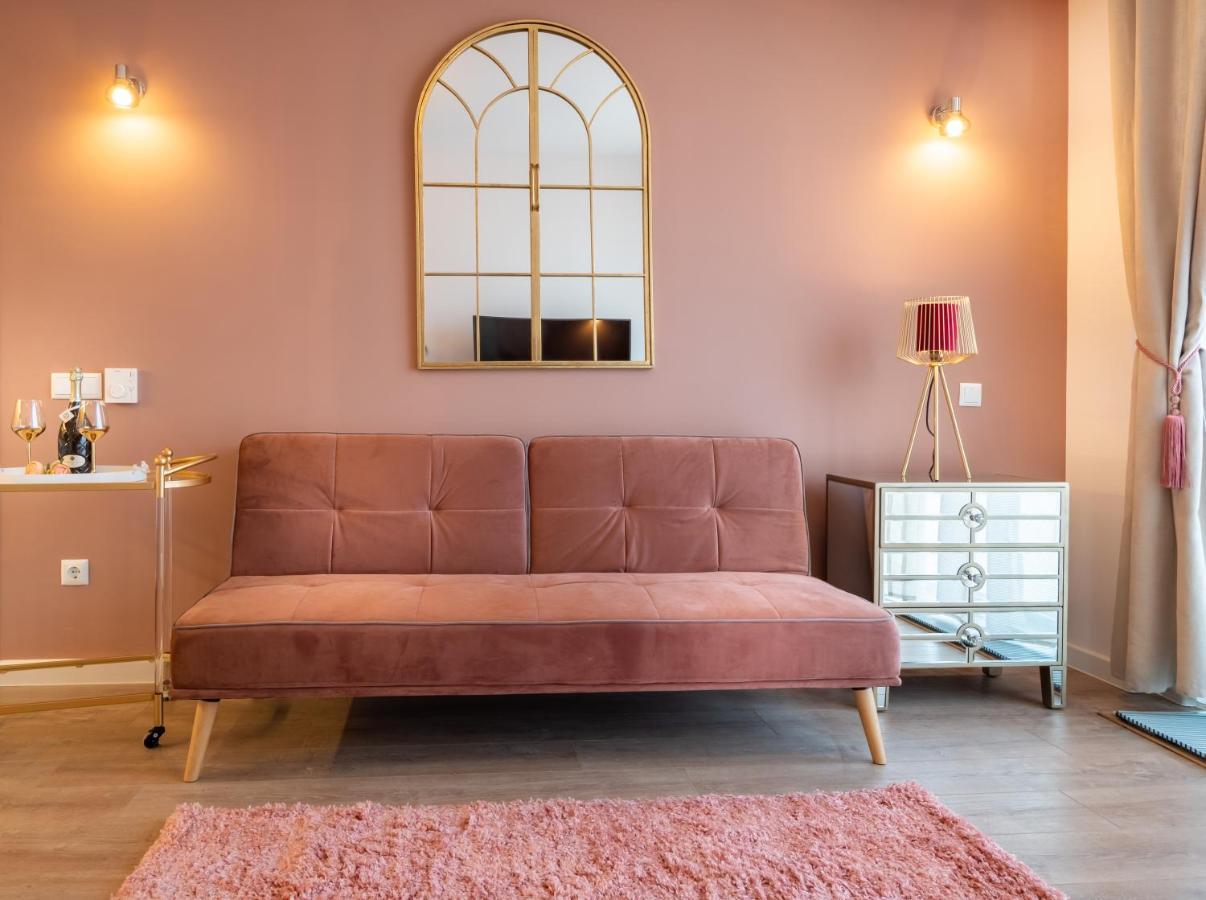 Signature Aparthotel - Boutique Galaţi Exteriör bild
