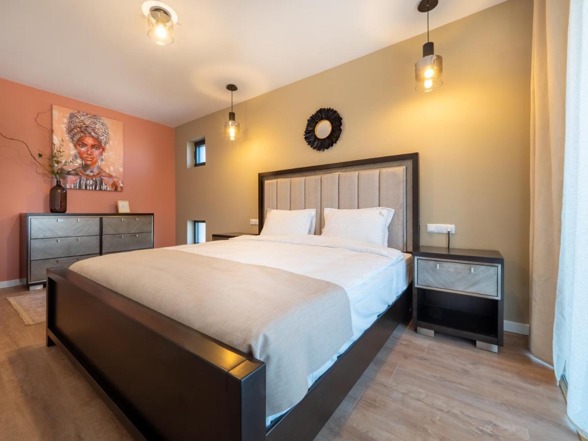 Signature Aparthotel - Boutique Galaţi Exteriör bild