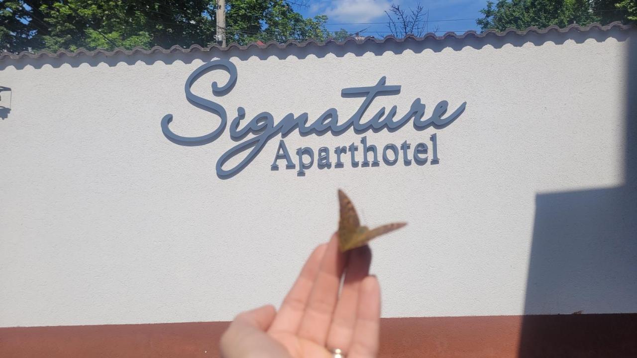 Signature Aparthotel - Boutique Galaţi Exteriör bild