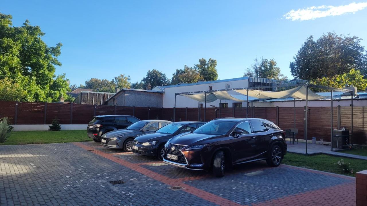 Signature Aparthotel - Boutique Galaţi Exteriör bild
